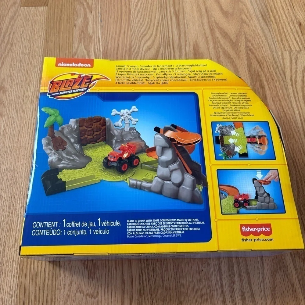 Fisher-Price Nickelodeon Blaze Slam & Soar Blaze - Action Packed Race Track NEW
